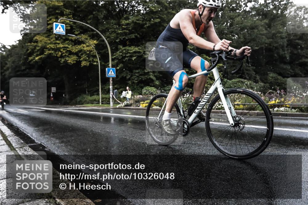 13.09.2026 - Stadtparktriathlon H.Heesch http://msf.ph/oto/10326048 13.09.2026 11:39:54 Radfahren 748, 831 meine-sportfotos.de