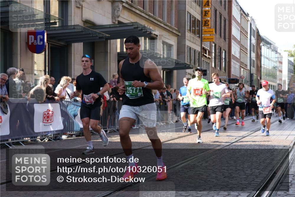 13.09.2026 - 21. swb-Marathon Bremen Strokosch-Dieckow http://msf.ph/oto/10326051 13.09.2026 13:20:08 Ziel 201, 232, 334, 1197, 1528, 1646, 1750, 2493, 2577, 2953, 3685, 3813, 4174, 4351, 4357, 4358, 5137, 5450, 5493, 5583, 5855, 6495, 6496, 6901, 7018, 7411, 7664, 8178, 9047, 9162, 9721, 9949, 13222, 205, 411, 431, 495, 511, 655, 1053, 1058, 1252, 1390, 1537, 1551, 1931, 1972, 2122, 2343, 2807, 2885, 2903, 3240, 3319, 3411, 3685, 3690, 4101, 4287, 5340, 5389, 5813, 5837, 6663, 7341, 7404, 7488, 7531, 8263, 9082, 9518, 9756, 13192 meine-sportfotos.de