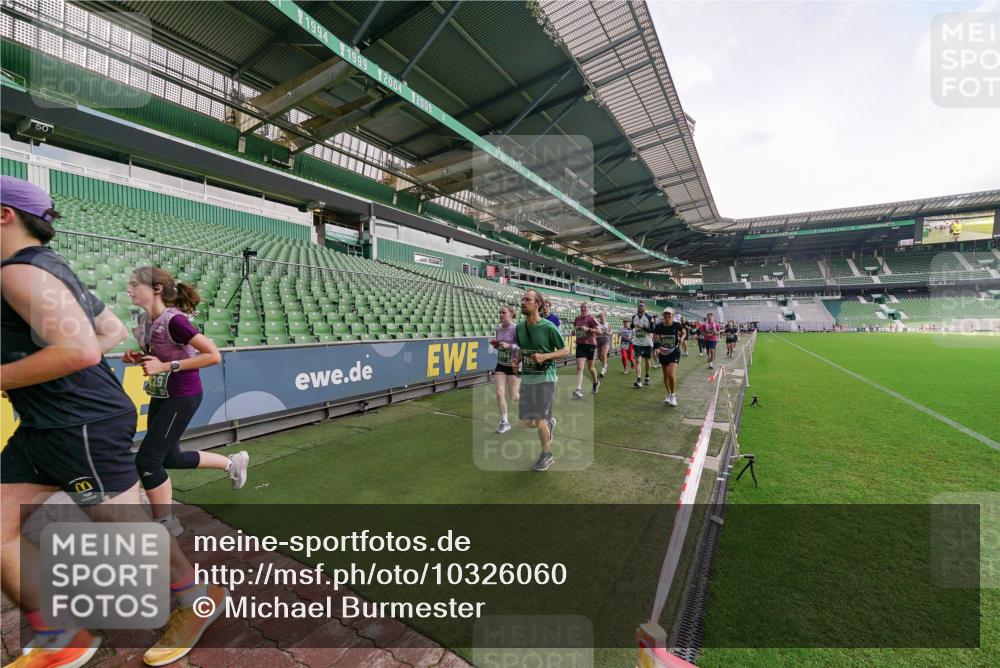 13.09.2026 - 21. swb-Marathon Bremen Michael Burmester http://msf.ph/oto/10326060 13.09.2026 13:29:56 Laufen im Stadion 171, 220, 297, 405, 422, 476, 685, 729, 754, 767, 806, 986, 1079, 1217, 1242, 1270, 1325, 1384, 1615, 1633, 1634, 1741, 1777, 1810, 1811, 1886, 1983, 2238, 2242, 2249, 2263, 2326, 2365, 2436, 2449, 2472, 2546, 2593, 2615, 2637, 2738, 2740, 2743, 2830, 2862, 2868, 2869, 2871, 2918, 2924, 2991, 2994, 3020, 3053, 3129, 3154, 3227, 3238, 3274, 3286, 3321, 3361, 3563, 3594, 3595, 3605, 3678, 3755, 3758, 3798, 3876, 3898, 3929, 3953, 3965, 3971, 3987, 4011, 4056 meine-sportfotos.de
