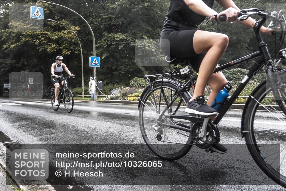 13.09.2026 - Stadtparktriathlon H.Heesch http://msf.ph/oto/10326065 13.09.2026 12:51:07 Radfahren 1097, 1113, 1139, 1141, 1167, 1216 meine-sportfotos.de