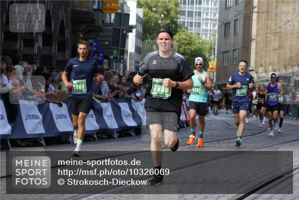 13.09.2026 - 21. swb-Marathon Bremen Strokosch-Dieckow http://msf.ph/oto/10326069 13.09.2026 13:11:45 Ziel 382, 1349, 2087, 3899, 6274, 7109, 8982, 9291, 9618, 826, 863, 2444, 4368, 4698, 5521, 5893, 6668, 8996, 9398 meine-sportfotos.de