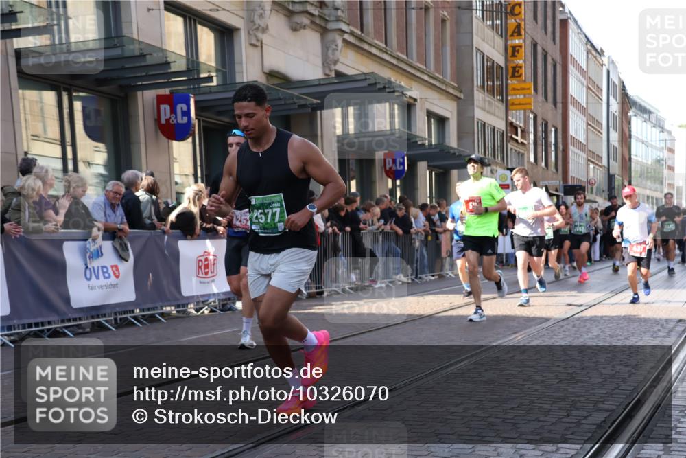 13.09.2026 - 21. swb-Marathon Bremen Strokosch-Dieckow http://msf.ph/oto/10326070 13.09.2026 13:20:08 Ziel 201, 232, 334, 1197, 1528, 1646, 1750, 2493, 2577, 2953, 3685, 3813, 4174, 4351, 4357, 4358, 5137, 5450, 5493, 5583, 5855, 6495, 6496, 6901, 7018, 7411, 7664, 8178, 9047, 9162, 9721, 9949, 13222, 205, 411, 431, 495, 511, 655, 1053, 1058, 1252, 1390, 1537, 1551, 1931, 1972, 2122, 2343, 2807, 2885, 2903, 3240, 3319, 3411, 3685, 3690, 4101, 4287, 5340, 5389, 5813, 5837, 6663, 7341, 7404, 7488, 7531, 8263, 9082, 9518, 9756, 13192 meine-sportfotos.de