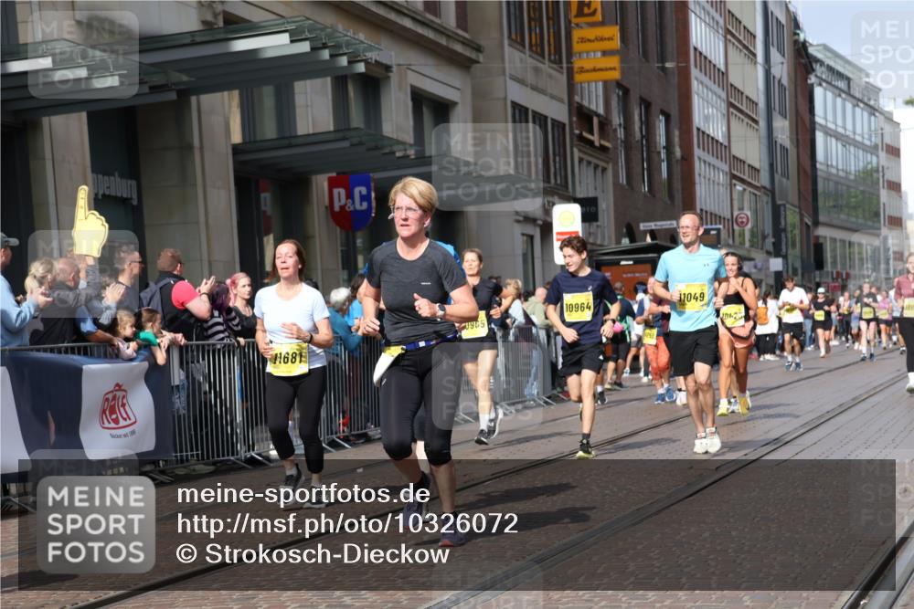13.09.2026 - 21. swb-Marathon Bremen Strokosch-Dieckow http://msf.ph/oto/10326072 13.09.2026 11:00:58 Ziel 10560, 10639, 10647, 10648, 10678, 10892, 10964, 10965, 11049, 11116, 11260, 11306, 11428, 11459, 11467, 11681, 11682, 11751, 11796, 11813, 11816, 11850, 11969, 11970, 12062, 12241, 12245, 12283, 12390, 12391, 10093, 10263, 10306, 10367, 10368, 10428, 10753, 10857, 11055, 11162, 11247, 11343, 11359, 11475, 11540, 11556, 11687, 11728, 11797, 11804, 11819, 11838, 11959, 12006, 12085, 12116, 12397, 12428, 12430 meine-sportfotos.de