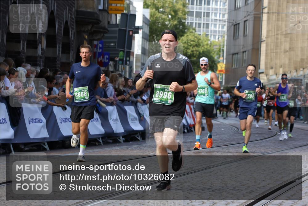 13.09.2026 - 21. swb-Marathon Bremen Strokosch-Dieckow http://msf.ph/oto/10326082 13.09.2026 13:11:45 Ziel 382, 1349, 2087, 3899, 6274, 7109, 8982, 9291, 9618, 826, 863, 2444, 4368, 4698, 5521, 5893, 6668, 8996, 9398 meine-sportfotos.de