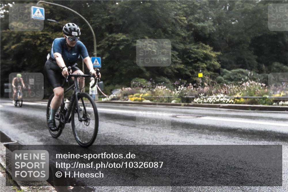 13.09.2026 - Stadtparktriathlon H.Heesch http://msf.ph/oto/10326087 13.09.2026 12:51:32 Radfahren 1073, 1077, 1117, 1239, 1278 meine-sportfotos.de