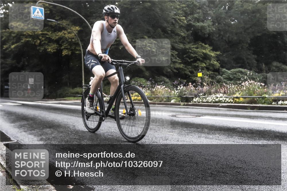 13.09.2026 - Stadtparktriathlon H.Heesch http://msf.ph/oto/10326097 13.09.2026 12:51:39 Radfahren 1277 meine-sportfotos.de