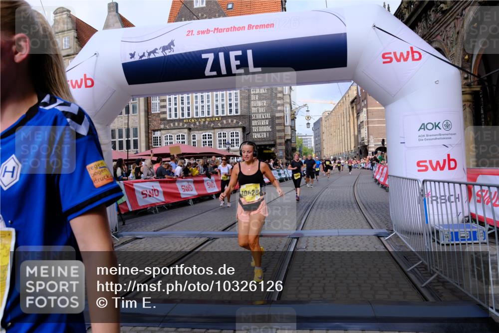 13.09.2026 - 21. swb-Marathon Bremen Tim E. http://msf.ph/oto/10326126 13.09.2026 11:01:18 Ziel 10093, 10367, 10368, 10428, 10639, 10753, 10964, 10965, 11049, 11055, 11116, 11247, 11359, 11428, 11540, 11681, 11682, 11728, 11804, 11850, 12006, 12085, 12116, 12241, 12428 meine-sportfotos.de