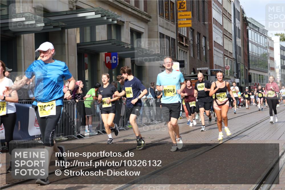 13.09.2026 - 21. swb-Marathon Bremen Strokosch-Dieckow http://msf.ph/oto/10326132 13.09.2026 11:00:59 Ziel 10560, 10639, 10647, 10648, 10678, 10892, 10964, 10965, 11049, 11116, 11260, 11306, 11428, 11459, 11467, 11681, 11682, 11751, 11788, 11796, 11813, 11816, 11850, 11969, 11970, 12047, 12062, 12241, 12245, 12283, 12390, 12391, 10093, 10263, 10306, 10367, 10368, 10428, 10639, 10753, 10857, 11055, 11162, 11247, 11343, 11359, 11475, 11540, 11556, 11728, 11797, 11804, 11819, 11959, 12006, 12085, 12116, 12397, 12428, 12430 meine-sportfotos.de