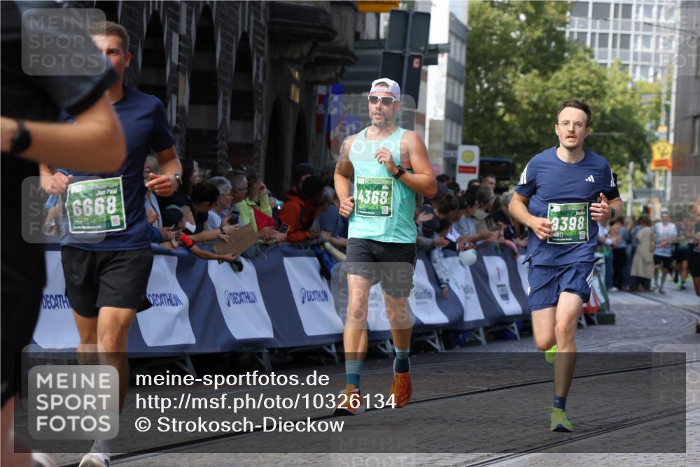 13.09.2026 - 21. swb-Marathon Bremen Strokosch-Dieckow http://msf.ph/oto/10326134 13.09.2026 13:11:47 Ziel 382, 3899, 6274, 7109, 8982, 9291, 493, 826, 863, 2444, 3336, 4368, 4698, 5521, 5893, 6668, 9398 meine-sportfotos.de