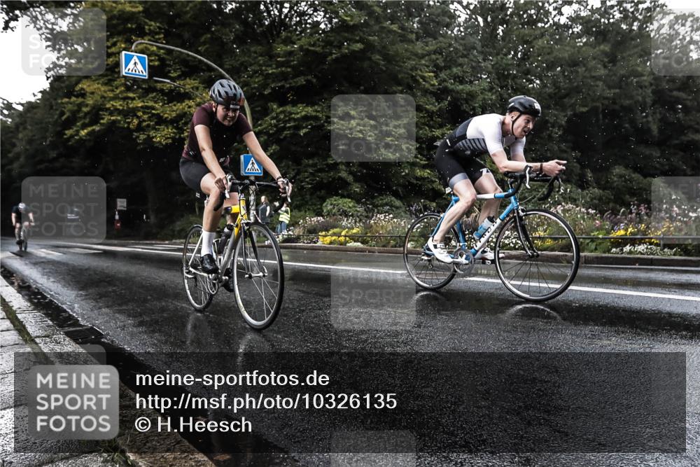 13.09.2026 - Stadtparktriathlon H.Heesch http://msf.ph/oto/10326135 13.09.2026 11:40:23 Radfahren 804, 818, 834, 856, 925 meine-sportfotos.de