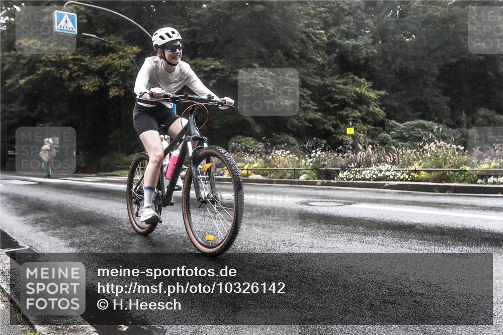 13.09.2026 - Stadtparktriathlon H.Heesch http://msf.ph/oto/10326142 13.09.2026 12:52:07 Radfahren 1079, 1119, 1252, 1287 meine-sportfotos.de