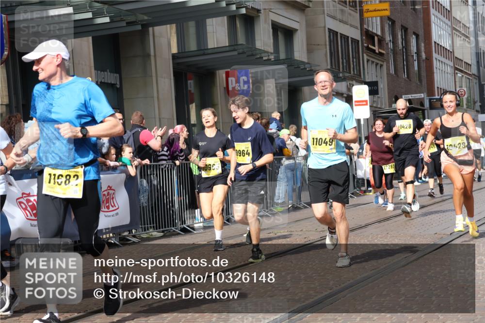 13.09.2026 - 21. swb-Marathon Bremen Strokosch-Dieckow http://msf.ph/oto/10326148 13.09.2026 11:01:00 Ziel 10560, 10647, 10648, 10678, 10892, 10964, 10965, 11049, 11116, 11260, 11306, 11428, 11459, 11467, 11666, 11681, 11682, 11751, 11788, 11796, 11798, 11813, 11816, 11850, 11969, 11970, 12047, 12062, 12241, 12245, 12283, 12390, 12391, 10093, 10263, 10306, 10367, 10368, 10428, 10639, 10753, 10857, 11055, 11162, 11247, 11343, 11359, 11475, 11540, 11556, 11728, 11797, 11804, 11819, 11850, 11959, 12006, 12085, 12116, 12397, 12428, 12430 meine-sportfotos.de