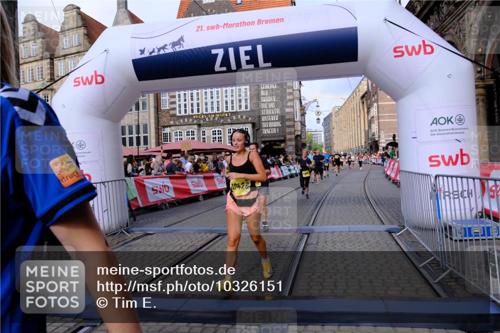 13.09.2026 - 21. swb-Marathon Bremen Tim E. http://msf.ph/oto/10326151 13.09.2026 11:01:18 Ziel 10093, 10367, 10368, 10428, 10639, 10753, 10964, 10965, 11049, 11055, 11116, 11247, 11359, 11428, 11540, 11681, 11682, 11728, 11804, 11850, 12006, 12085, 12116, 12241, 12428 meine-sportfotos.de