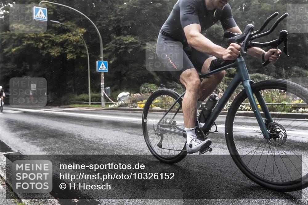 13.09.2026 - Stadtparktriathlon H.Heesch http://msf.ph/oto/10326152 13.09.2026 12:52:20 Radfahren 1221, 1270 meine-sportfotos.de