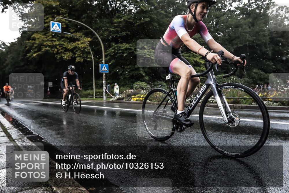 13.09.2026 - Stadtparktriathlon H.Heesch http://msf.ph/oto/10326153 13.09.2026 11:40:34 Radfahren 732, 739, 743, 840, 899 meine-sportfotos.de