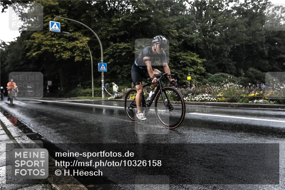 13.09.2026 - Stadtparktriathlon H.Heesch http://msf.ph/oto/10326158 13.09.2026 11:40:34 Radfahren 732, 739, 743, 840, 899 meine-sportfotos.de