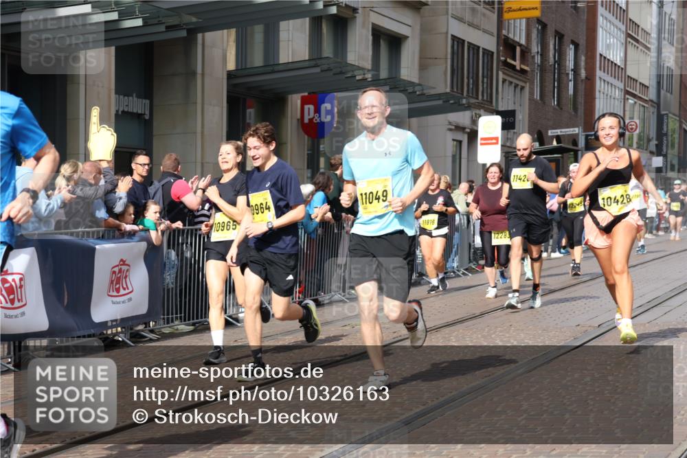 13.09.2026 - 21. swb-Marathon Bremen Strokosch-Dieckow http://msf.ph/oto/10326163 13.09.2026 11:01:00 Ziel 10560, 10647, 10648, 10678, 10892, 10964, 10965, 11049, 11116, 11260, 11306, 11428, 11459, 11467, 11666, 11681, 11682, 11751, 11788, 11796, 11798, 11813, 11816, 11850, 11969, 11970, 12047, 12062, 12241, 12245, 12283, 12390, 12391, 10093, 10263, 10306, 10367, 10368, 10428, 10639, 10753, 10857, 11055, 11162, 11247, 11343, 11359, 11475, 11540, 11556, 11728, 11797, 11804, 11819, 11850, 11959, 12006, 12085, 12116, 12397, 12428, 12430 meine-sportfotos.de
