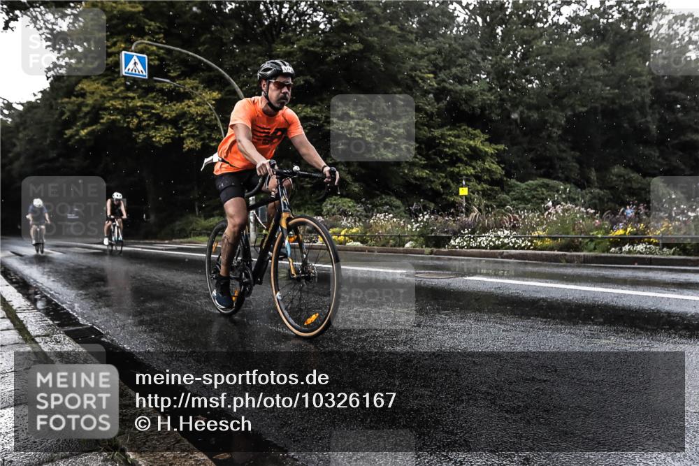 13.09.2026 - Stadtparktriathlon H.Heesch http://msf.ph/oto/10326167 13.09.2026 11:40:36 Radfahren 732, 739, 743, 840, 899 meine-sportfotos.de