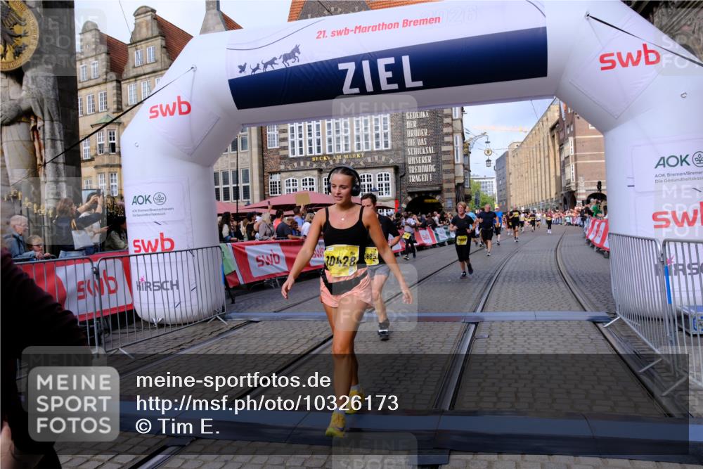 13.09.2026 - 21. swb-Marathon Bremen Tim E. http://msf.ph/oto/10326173 13.09.2026 11:01:18 Ziel 10093, 10367, 10368, 10428, 10639, 10753, 10964, 10965, 11049, 11055, 11116, 11247, 11359, 11428, 11540, 11681, 11682, 11728, 11804, 11850, 12006, 12085, 12116, 12241, 12428 meine-sportfotos.de