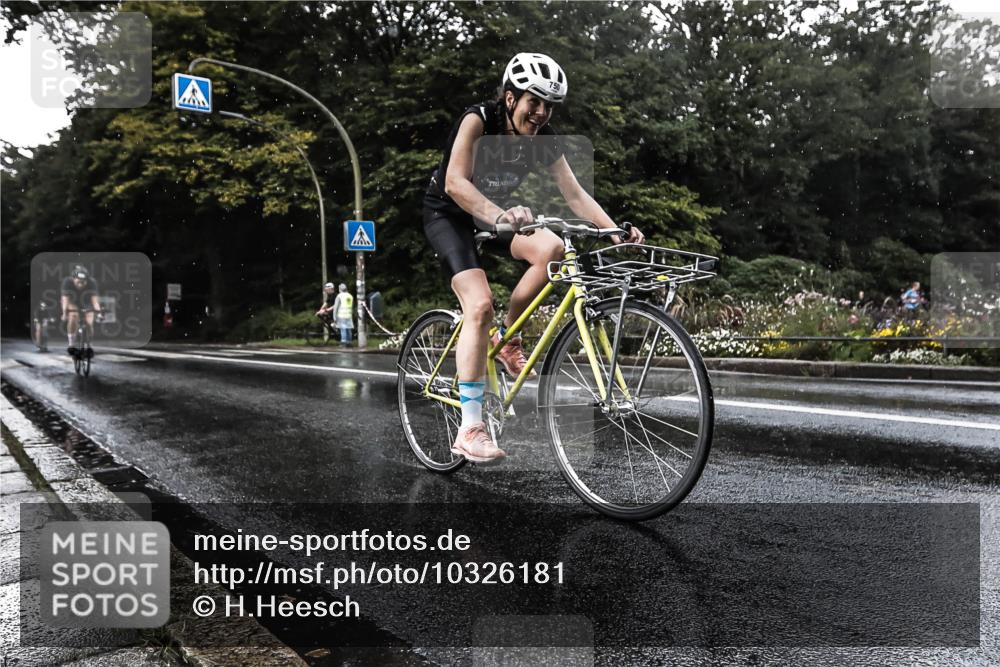 13.09.2026 - Stadtparktriathlon H.Heesch http://msf.ph/oto/10326181 13.09.2026 11:40:44 Radfahren 738, 744, 750, 802 meine-sportfotos.de