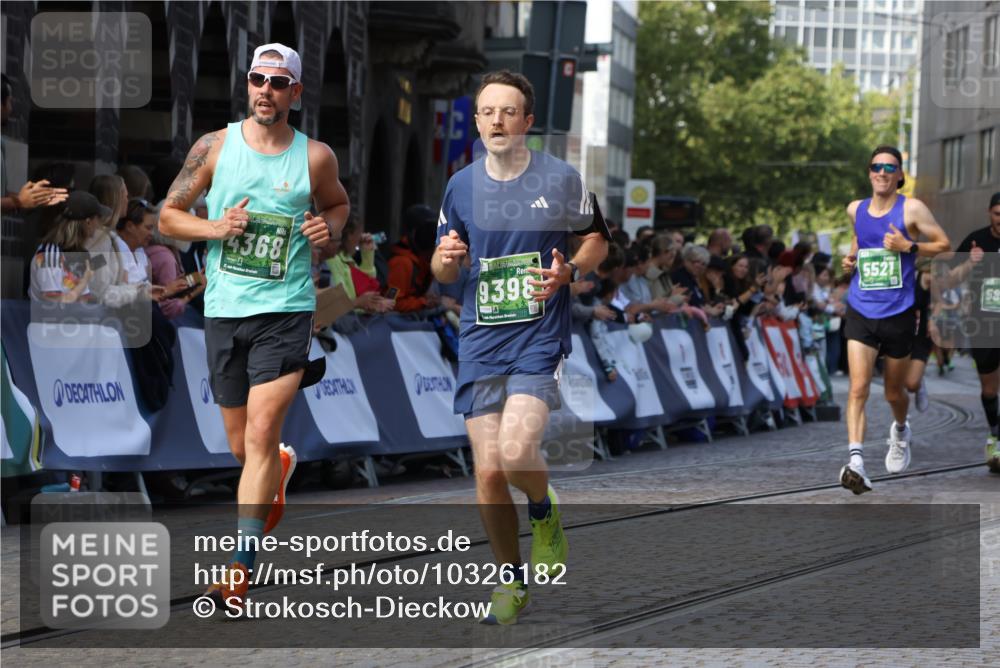 13.09.2026 - 21. swb-Marathon Bremen Strokosch-Dieckow http://msf.ph/oto/10326182 13.09.2026 13:11:48 Ziel 382, 3899, 6274, 7109, 8982, 9291, 493, 826, 863, 2444, 3336, 4368, 4698, 5521, 5893, 6668, 7621, 9398 meine-sportfotos.de