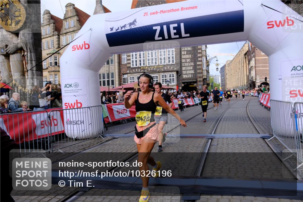 13.09.2026 - 21. swb-Marathon Bremen Tim E. http://msf.ph/oto/10326196 13.09.2026 11:01:19 Ziel 10093, 10367, 10368, 10428, 10639, 10753, 10964, 10965, 11049, 11055, 11116, 11247, 11359, 11428, 11540, 11681, 11682, 11728, 11804, 11850, 12085, 12116, 12241, 12428 meine-sportfotos.de