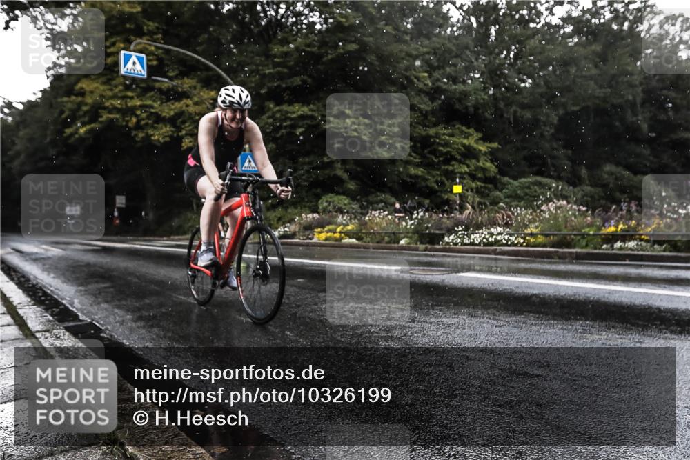 13.09.2026 - Stadtparktriathlon H.Heesch http://msf.ph/oto/10326199 13.09.2026 11:40:47 Radfahren 738, 744, 750, 802 meine-sportfotos.de