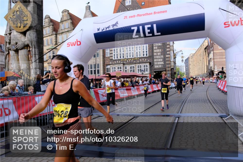 13.09.2026 - 21. swb-Marathon Bremen Tim E. http://msf.ph/oto/10326208 13.09.2026 11:01:20 Ziel 10093, 10367, 10368, 10428, 10639, 10753, 10892, 10964, 10965, 11049, 11116, 11247, 11359, 11428, 11540, 11681, 11682, 11728, 11850, 12085, 12116, 12241, 12428 meine-sportfotos.de