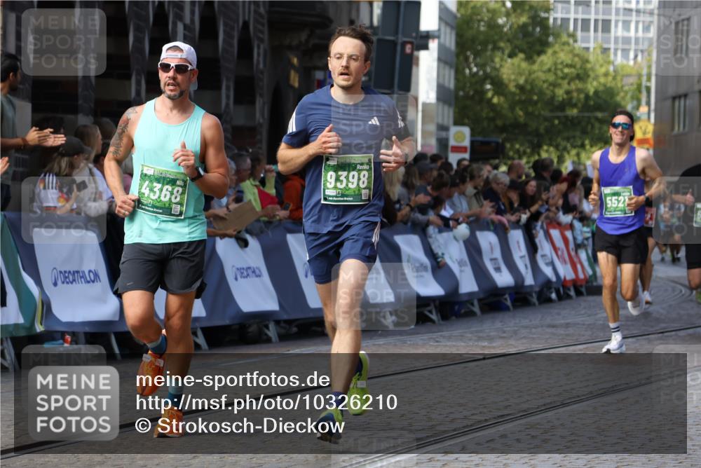 13.09.2026 - 21. swb-Marathon Bremen Strokosch-Dieckow http://msf.ph/oto/10326210 13.09.2026 13:11:48 Ziel 382, 3899, 6274, 7109, 8982, 9291, 493, 826, 863, 2444, 3336, 4368, 4698, 5521, 5893, 6668, 7621, 9398 meine-sportfotos.de