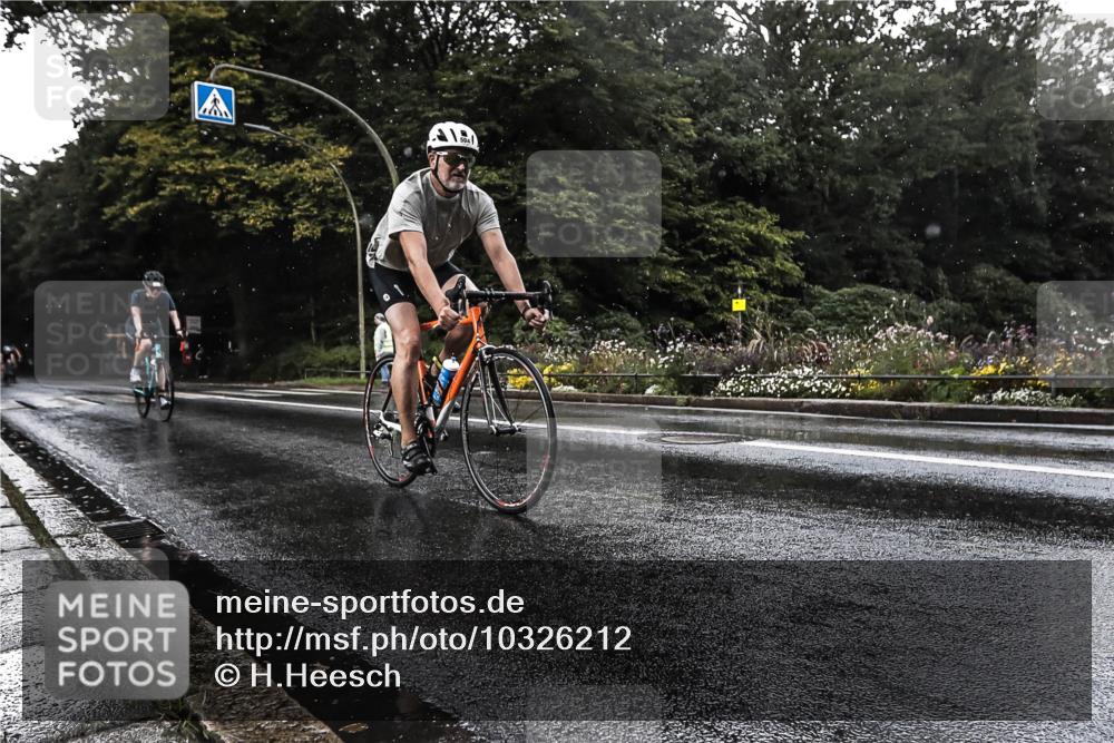 13.09.2026 - Stadtparktriathlon H.Heesch http://msf.ph/oto/10326212 13.09.2026 11:41:01 Radfahren 594, 765, 766, 885 meine-sportfotos.de