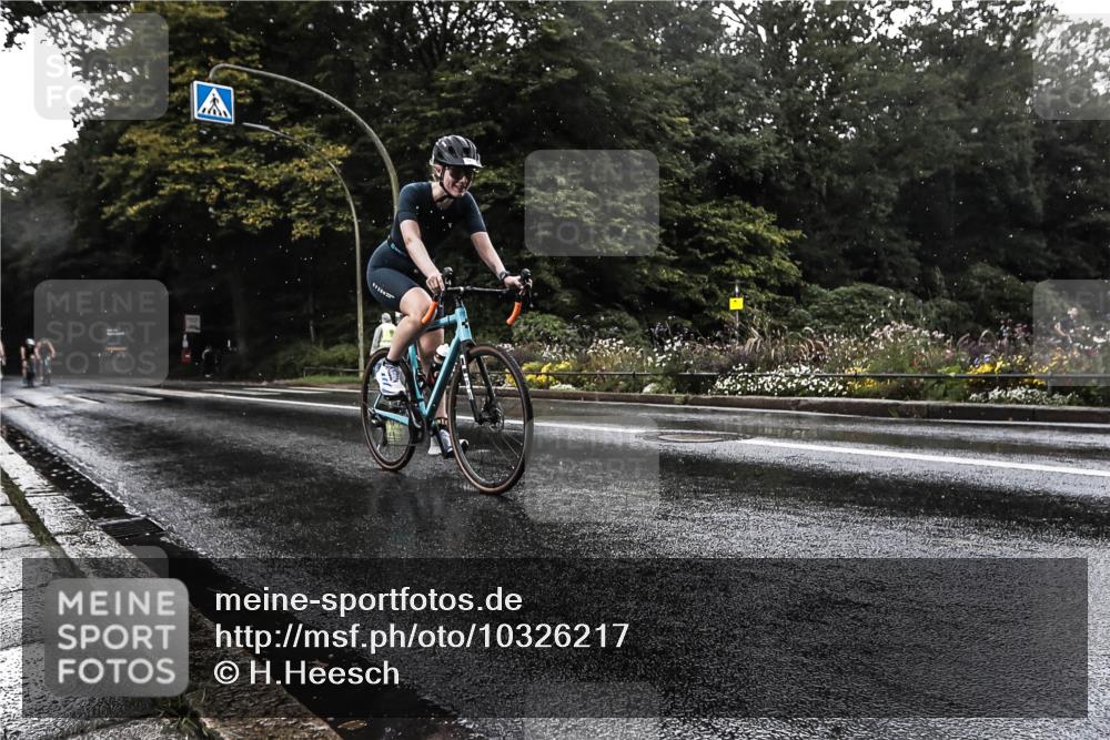 13.09.2026 - Stadtparktriathlon H.Heesch http://msf.ph/oto/10326217 13.09.2026 11:41:02 Radfahren 594, 700, 765, 770, 885 meine-sportfotos.de