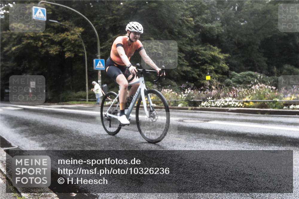 13.09.2026 - Stadtparktriathlon H.Heesch http://msf.ph/oto/10326236 13.09.2026 12:53:04 Radfahren 1134, 1157, 1194 meine-sportfotos.de