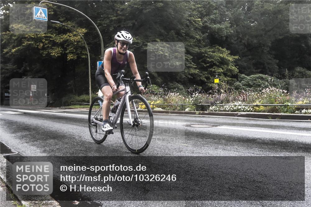 13.09.2026 - Stadtparktriathlon H.Heesch http://msf.ph/oto/10326246 13.09.2026 12:53:15 Radfahren 1102, 1148, 1220 meine-sportfotos.de