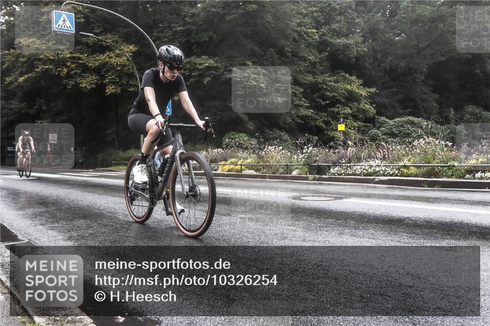 13.09.2026 - Stadtparktriathlon H.Heesch http://msf.ph/oto/10326254 13.09.2026 12:53:17 Radfahren 1102, 1148, 1220, 1298 meine-sportfotos.de