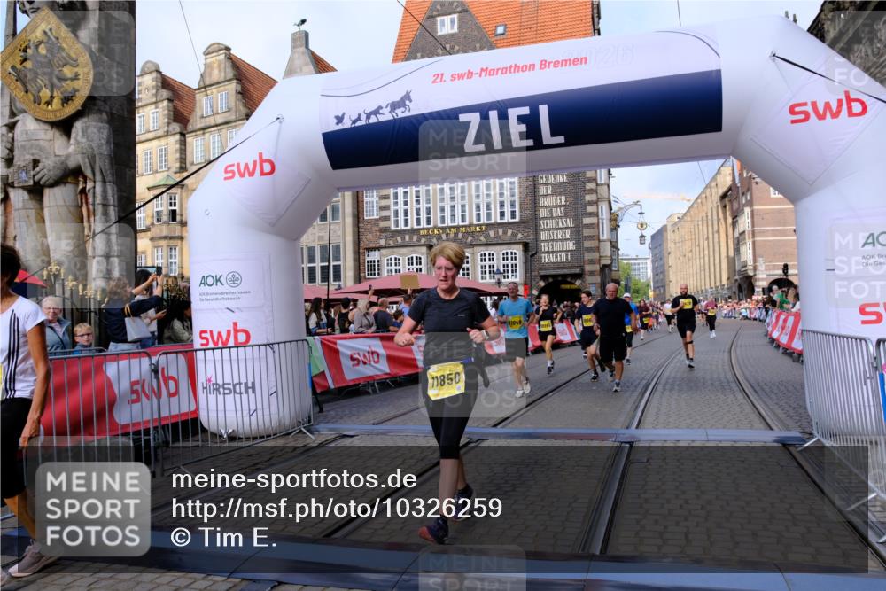 13.09.2026 - 21. swb-Marathon Bremen Tim E. http://msf.ph/oto/10326259 13.09.2026 11:01:21 Ziel 10093, 10428, 10639, 10753, 10892, 10964, 10965, 11049, 11116, 11247, 11359, 11428, 11540, 11681, 11682, 11728, 11850, 12085, 12116, 12241, 12283, 12428 meine-sportfotos.de