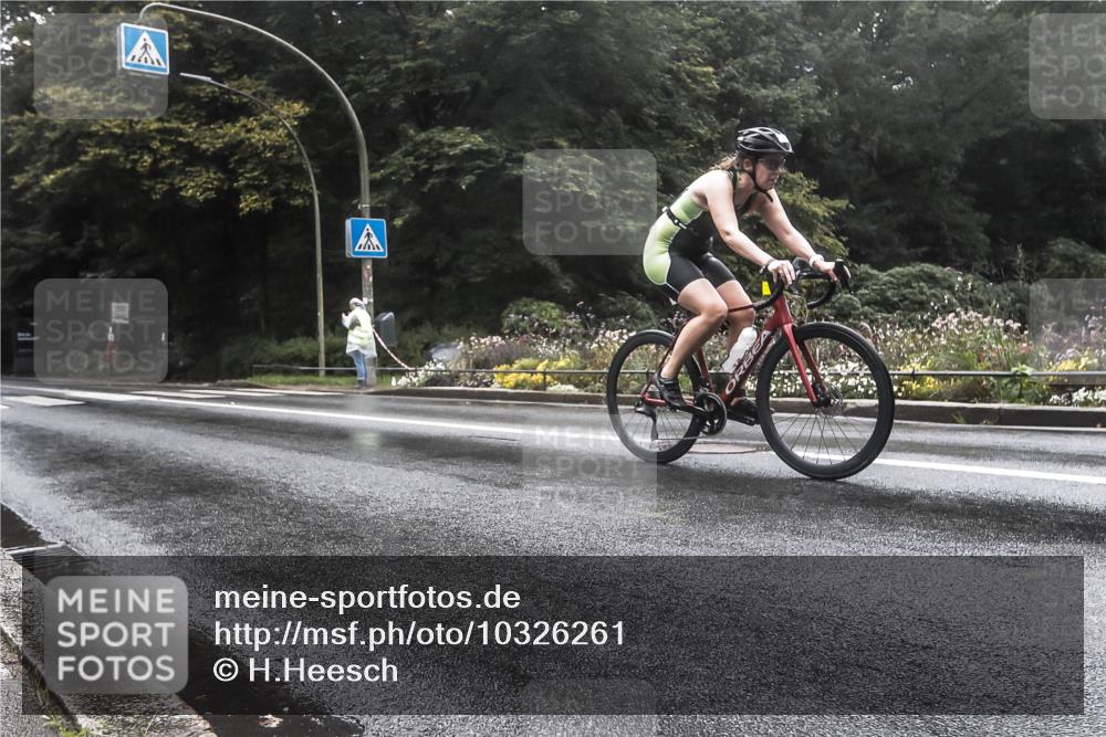 13.09.2026 - Stadtparktriathlon H.Heesch http://msf.ph/oto/10326261 13.09.2026 12:53:19 Radfahren 1199, 1220, 1282, 1298 meine-sportfotos.de