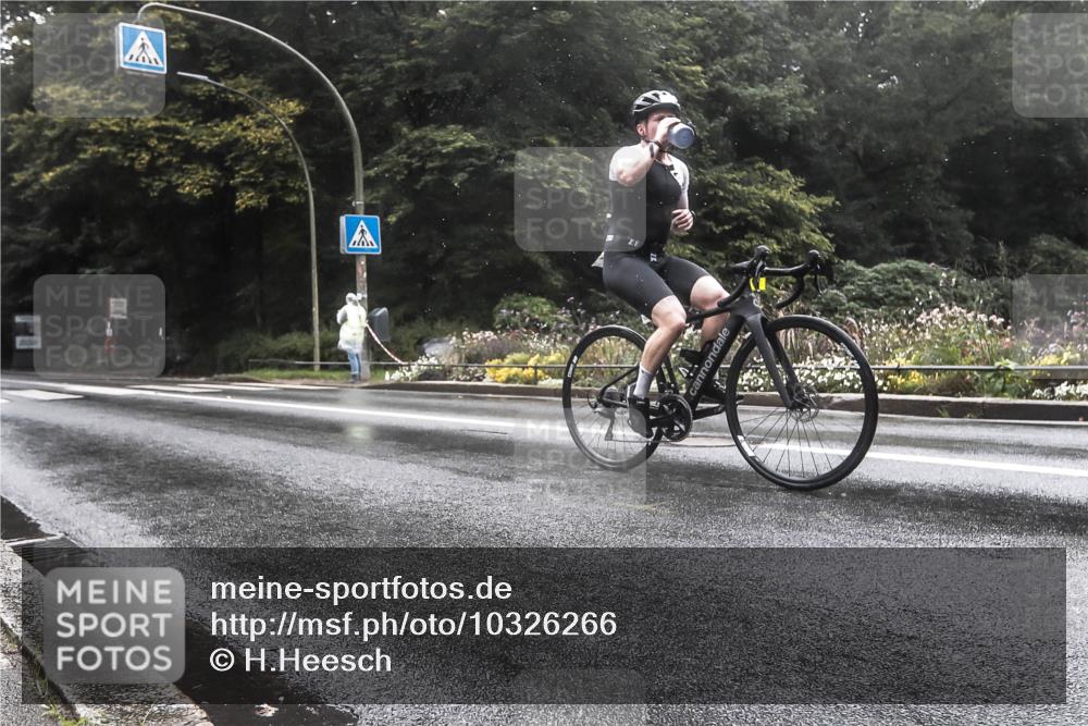 13.09.2026 - Stadtparktriathlon H.Heesch http://msf.ph/oto/10326266 13.09.2026 12:53:22 Radfahren 1199, 1228, 1282, 1298 meine-sportfotos.de