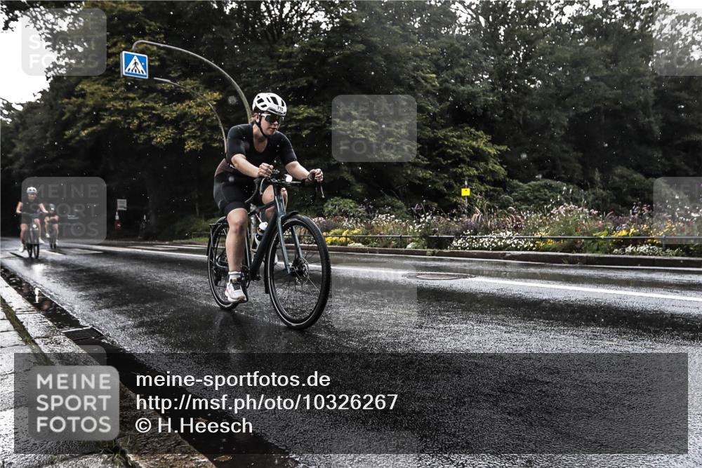 13.09.2026 - Stadtparktriathlon H.Heesch http://msf.ph/oto/10326267 13.09.2026 11:41:33 Radfahren 715, 897, 1800 meine-sportfotos.de