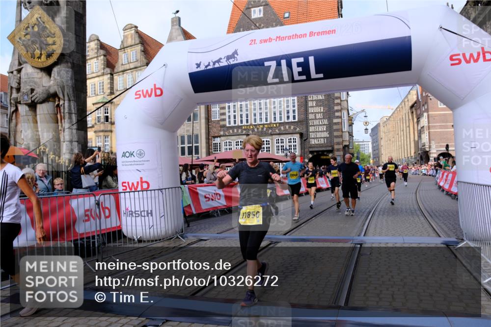 13.09.2026 - 21. swb-Marathon Bremen Tim E. http://msf.ph/oto/10326272 13.09.2026 11:01:22 Ziel 10093, 10428, 10639, 10753, 10892, 10964, 10965, 11049, 11116, 11359, 11428, 11540, 11681, 11682, 11728, 11850, 12085, 12116, 12241, 12283, 12428 meine-sportfotos.de