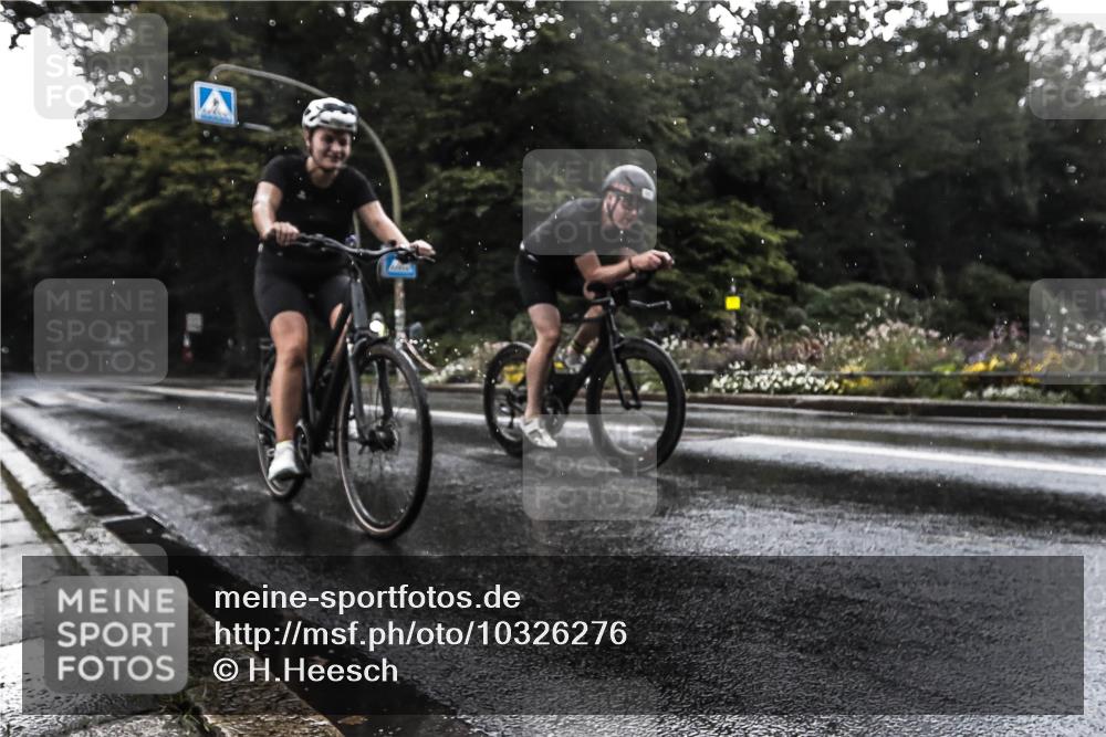 13.09.2026 - Stadtparktriathlon H.Heesch http://msf.ph/oto/10326276 13.09.2026 11:41:34 Radfahren 715, 897, 1800 meine-sportfotos.de