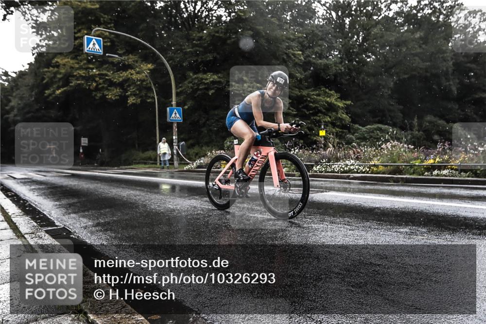 13.09.2026 - Stadtparktriathlon H.Heesch http://msf.ph/oto/10326293 13.09.2026 11:41:57 Radfahren 730 meine-sportfotos.de