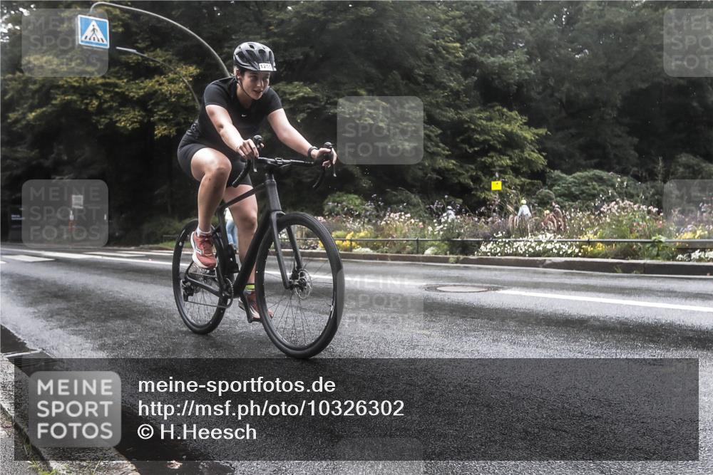 13.09.2026 - Stadtparktriathlon H.Heesch http://msf.ph/oto/10326302 13.09.2026 12:53:55 Radfahren 1136, 1232, 1255, 1257 meine-sportfotos.de