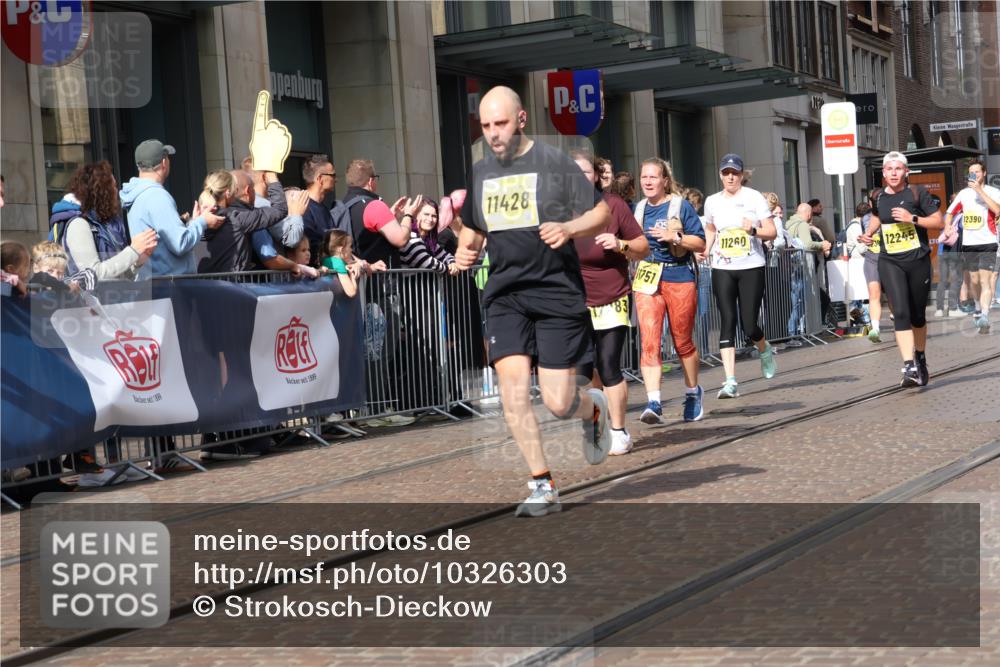 13.09.2026 - 21. swb-Marathon Bremen Strokosch-Dieckow http://msf.ph/oto/10326303 13.09.2026 11:01:03 Ziel 10181, 10560, 10647, 10648, 10678, 10892, 10964, 10965, 11260, 11306, 11324, 11428, 11459, 11467, 11550, 11551, 11666, 11681, 11682, 11751, 11788, 11796, 11798, 11813, 11816, 11969, 11970, 12047, 12062, 12241, 12245, 12283, 12390, 12391, 10093, 10367, 10368, 10428, 10639, 10753, 10857, 10964, 10965, 11049, 11055, 11116, 11247, 11343, 11359, 11428, 11475, 11540, 11728, 11797, 11804, 11819, 11850, 11959, 12006, 12085, 12116, 12241, 12397, 12428 meine-sportfotos.de