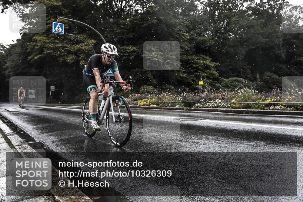 13.09.2026 - Stadtparktriathlon H.Heesch http://msf.ph/oto/10326309 13.09.2026 11:42:06 Radfahren 771, 814, 820, 927 meine-sportfotos.de