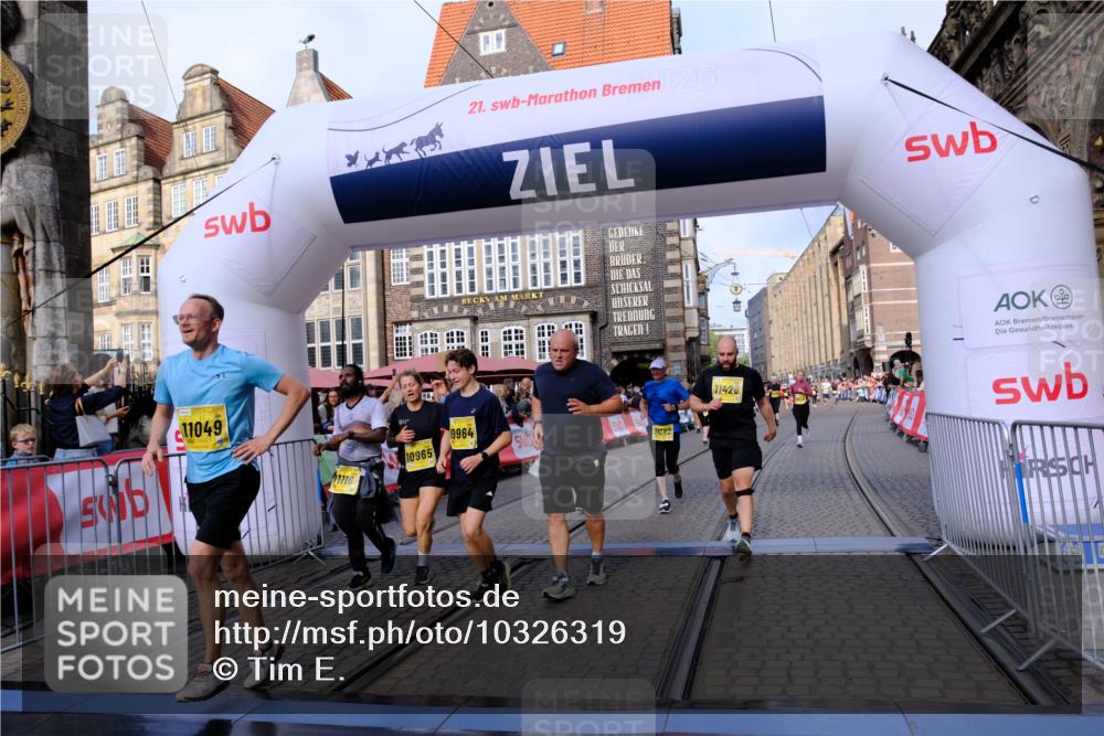13.09.2026 - 21. swb-Marathon Bremen Tim E. http://msf.ph/oto/10326319 13.09.2026 11:01:24 Ziel 10093, 10428, 10639, 10753, 10892, 10964, 10965, 11049, 11116, 11260, 11306, 11428, 11540, 11681, 11682, 11728, 11751, 11816, 11850, 12085, 12116, 12241, 12245, 12283, 12390, 12391, 12428 meine-sportfotos.de