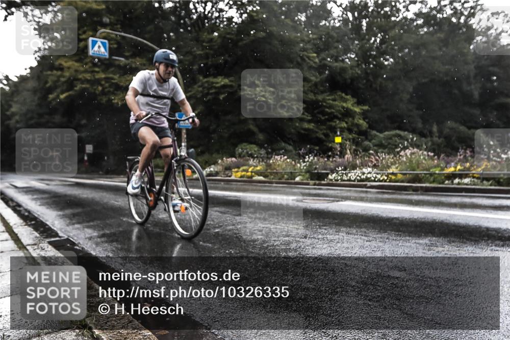 13.09.2026 - Stadtparktriathlon H.Heesch http://msf.ph/oto/10326335 13.09.2026 11:42:19 Radfahren 793, 887 meine-sportfotos.de
