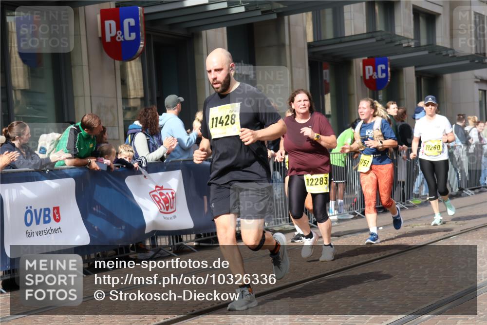 13.09.2026 - 21. swb-Marathon Bremen Strokosch-Dieckow http://msf.ph/oto/10326336 13.09.2026 11:01:03 Ziel 10181, 10560, 10647, 10648, 10678, 10892, 10964, 10965, 11260, 11306, 11324, 11428, 11459, 11467, 11550, 11551, 11666, 11681, 11682, 11751, 11788, 11796, 11798, 11813, 11816, 11969, 11970, 12047, 12062, 12241, 12245, 12283, 12390, 12391, 10093, 10367, 10368, 10428, 10639, 10753, 10857, 10964, 10965, 11049, 11055, 11116, 11247, 11343, 11359, 11428, 11475, 11540, 11728, 11797, 11804, 11819, 11850, 11959, 12006, 12085, 12116, 12241, 12397, 12428 meine-sportfotos.de