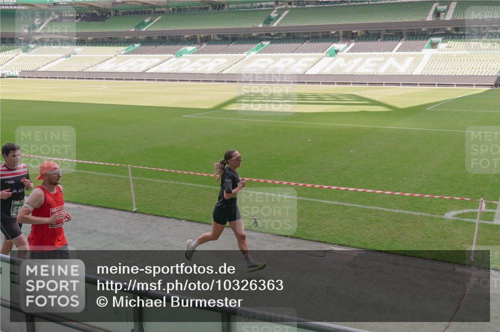 13.09.2026 - 21. swb-Marathon Bremen Michael Burmester http://msf.ph/oto/10326363 13.09.2026 12:55:53 Laufen im Stadion 201, 205, 307, 388, 411, 431, 465, 495, 655, 854, 876, 913, 926, 948, 1053, 1058, 1130, 1197, 1390, 1537, 1599, 1645, 1750, 1972, 2001, 2040, 2122, 2125, 2234, 2251, 2260, 2319, 2383, 2390, 2473, 2474, 2535, 2604, 2733, 2801, 2812, 2870, 2922, 2948, 3012, 3057, 3119, 3134, 3175, 3192, 3202, 3206, 3241, 3246, 3290, 3346, 3348, 3356, 3411, 3508, 3706, 3716, 3836, 4135, 4137, 4171, 4413, 4479, 4733, 5277, 5430, 5530, 5695, 5867, 6106 meine-sportfotos.de