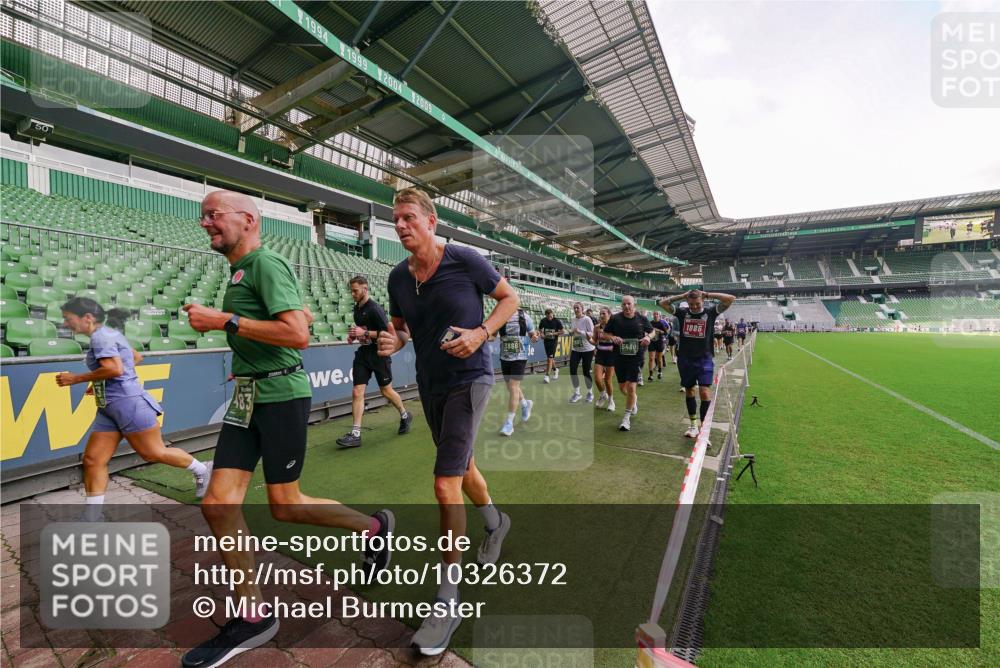 13.09.2026 - 21. swb-Marathon Bremen Michael Burmester http://msf.ph/oto/10326372 13.09.2026 13:30:27 Laufen im Stadion 122, 171, 224, 297, 405, 422, 476, 639, 685, 754, 767, 806, 986, 1114, 1217, 1242, 1270, 1529, 1615, 1633, 1634, 1775, 1810, 1811, 1886, 1983, 2216, 2238, 2242, 2249, 2263, 2326, 2368, 2372, 2436, 2449, 2546, 2615, 2629, 2637, 2643, 2677, 2719, 2738, 2740, 2830, 2869, 2871, 2877, 2918, 2994, 3020, 3053, 3094, 3101, 3129, 3227, 3274, 3286, 3361, 3401, 3563, 3605, 3723, 3755, 3758, 3873, 3876, 3898, 3929, 3953, 3965, 3971, 4011, 4056, 357 meine-sportfotos.de