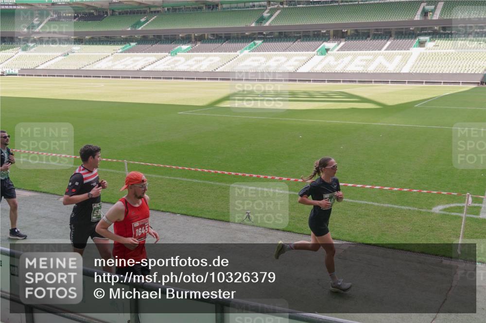 13.09.2026 - 21. swb-Marathon Bremen Michael Burmester http://msf.ph/oto/10326379 13.09.2026 12:55:54 Laufen im Stadion 201, 205, 307, 388, 411, 431, 465, 495, 655, 854, 876, 913, 926, 948, 1053, 1058, 1130, 1197, 1390, 1537, 1599, 1645, 1750, 1972, 2001, 2040, 2122, 2125, 2234, 2251, 2260, 2319, 2383, 2390, 2473, 2474, 2535, 2604, 2733, 2801, 2812, 2870, 2922, 2948, 3012, 3057, 3119, 3134, 3175, 3192, 3202, 3206, 3241, 3246, 3290, 3346, 3348, 3356, 3411, 3508, 3706, 3716, 3836, 4135, 4137, 4171, 4413, 4479, 4733, 5277, 5430, 5530, 5695, 5867, 6106 meine-sportfotos.de